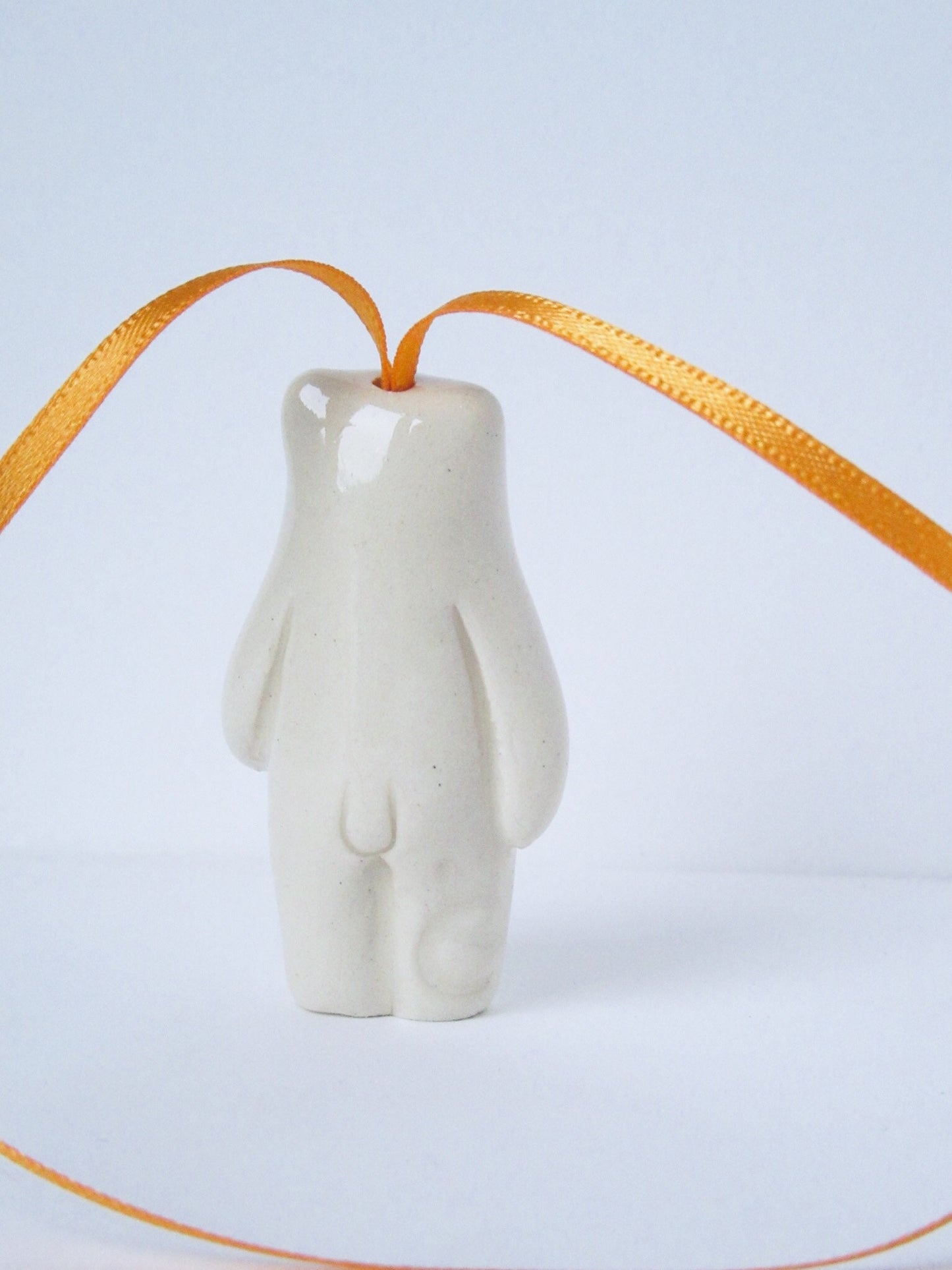 Polar Bear on ribbon with Daffodil